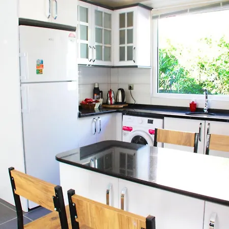 Aloanda Holiday House With Swimming Pool