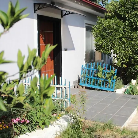 Holiday home Aloanda House
