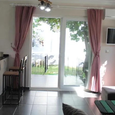 Aloanda Holiday House With Swimming Pool *