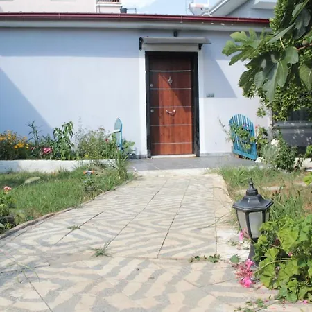 Holiday home Aloanda House