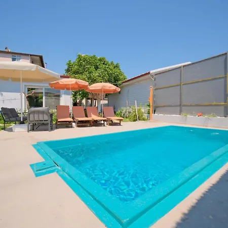 Aloanda Holiday House With Swimming Pool Tatil Evi *