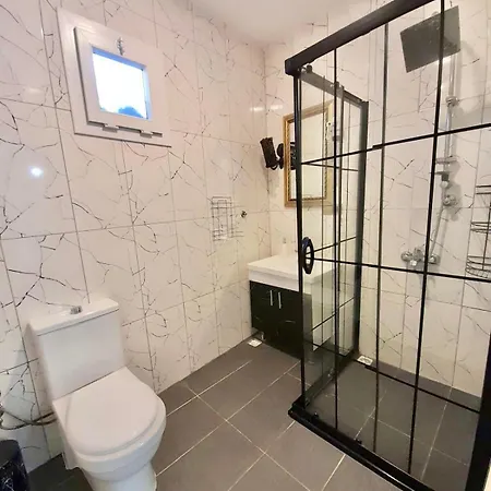 Aloanda House Tatil Evi *