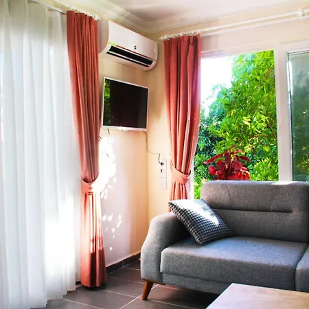 Aloanda House Tatil Evi *